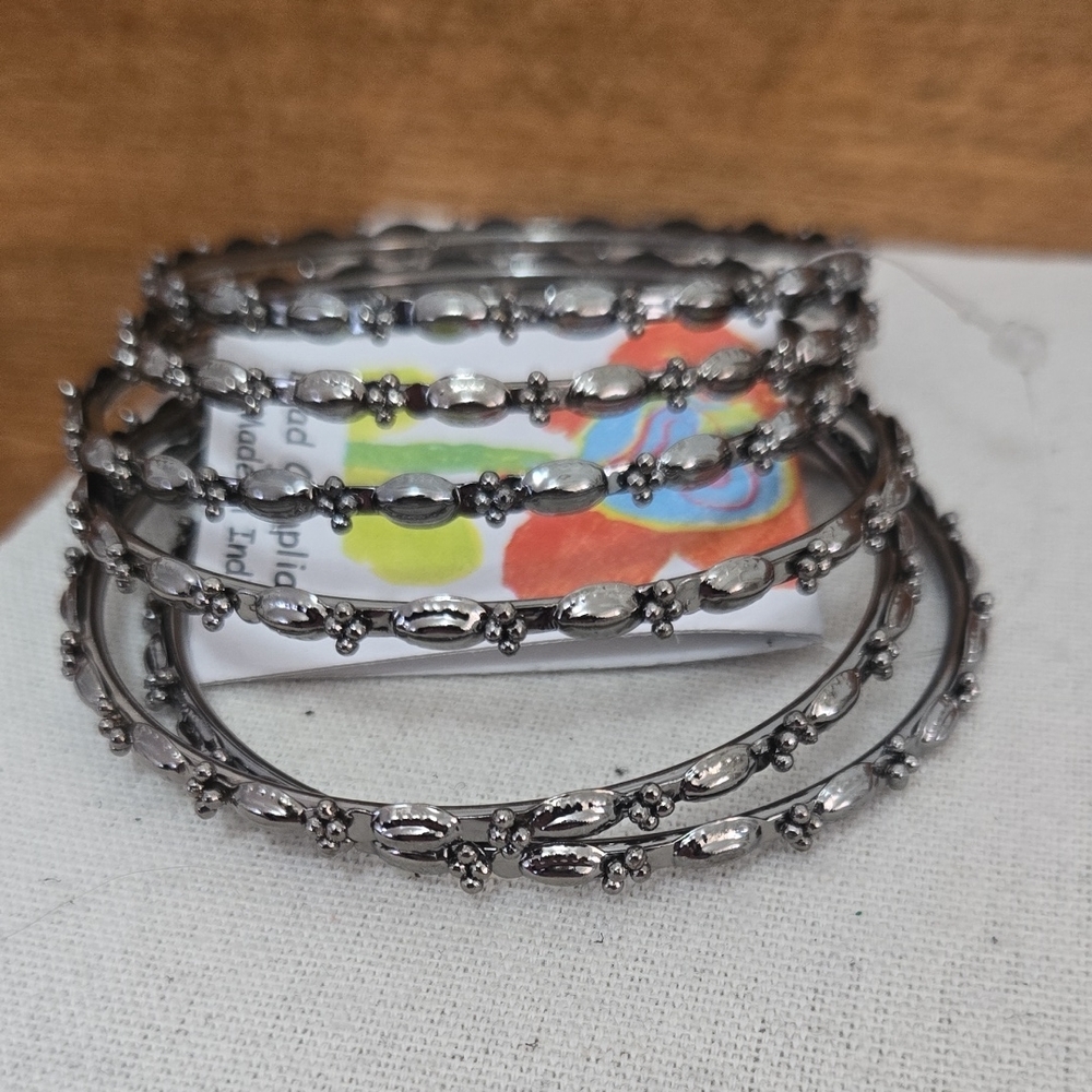$5 SALE!! NWT ANTIKA COLLECTION BANGLE BRACELET SET